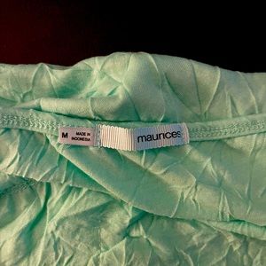 Maurice’s crinkle tank top, size medium teal color.